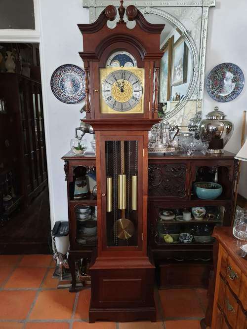 Stunning 3 Weight Chiming Pendulum Urgos Mahogany Grandfather Floor Clock. Keeps time perfectly!