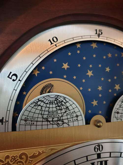 Stunning 3 Weight Chiming Pendulum Urgos Mahogany Grandfather Floor Clock. Keeps time perfectly!