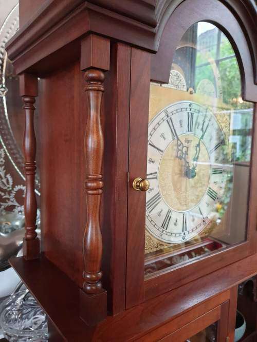 Stunning 3 Weight Chiming Pendulum Urgos Mahogany Grandfather Floor Clock. Keeps time perfectly!