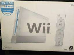 NINTENDO WII CONSOLE AND REMOTE VERY CLEAN