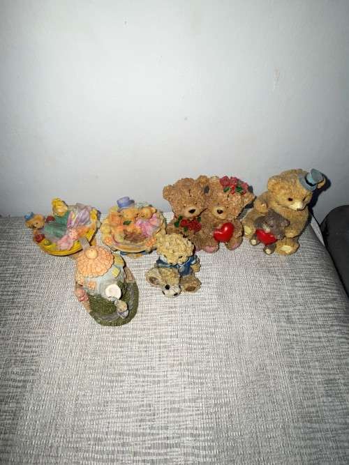 Rare set of Bears made with an artistic eye for detail.