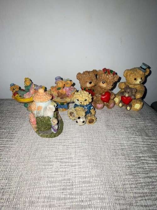 Rare set of Bears made with an artistic eye for detail.