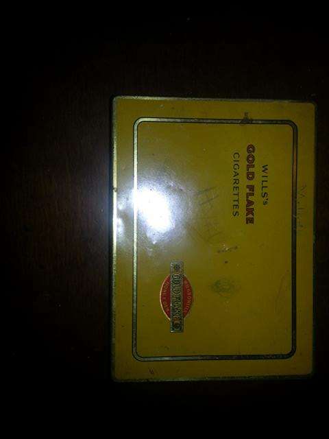 Wills gold Flake Cigarette Tin