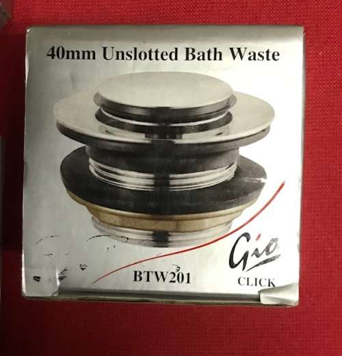 LA GIO BELLA BATHROOM ACCESSORIES LOT