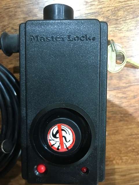 CLEARANCE SALE - MASTER LOCK - BATTERY POWERED CABLE LOCKS WITH ALARM - LOT OF 4