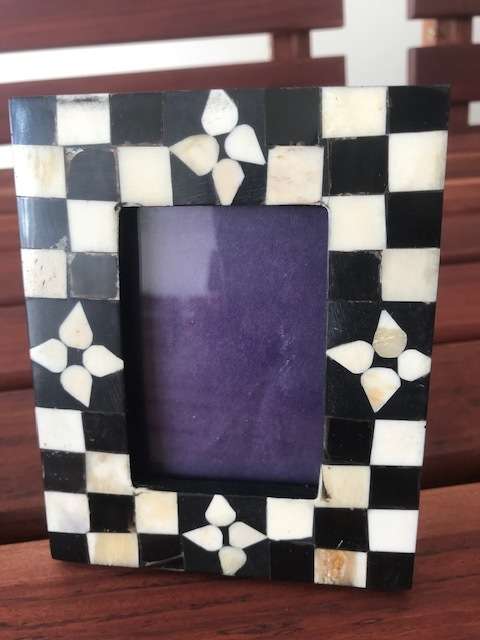 BOX OF 4 HANDMADE PICTURE FRAMES - MADE IN INDIA - 8 SETS AVAILABLE - BID IS FOR A FULL SET OF 4