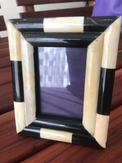 BOX OF 4 HANDMADE PICTURE FRAMES - MADE IN INDIA - 8 SETS AVAILABLE - BID IS FOR A FULL SET OF 4