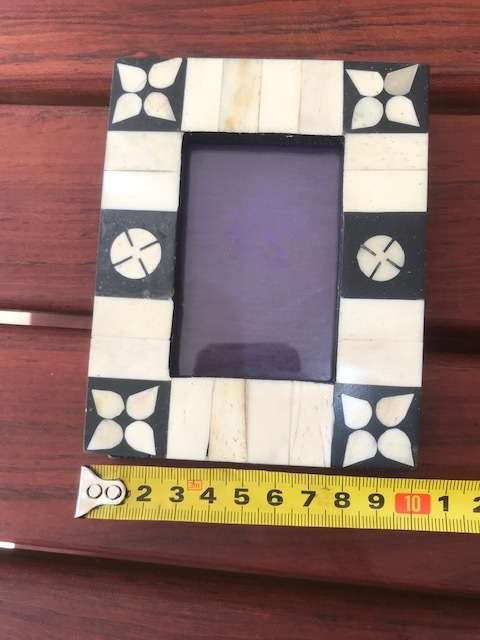 BOX OF 4 HANDMADE PICTURE FRAMES - MADE IN INDIA - 8 SETS AVAILABLE - BID IS FOR A FULL SET OF 4