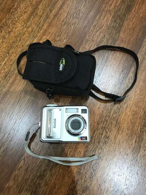 KODAK EASYSHARE C653 COMPACT DIGITAL CAMERA - TESTED and WORKING