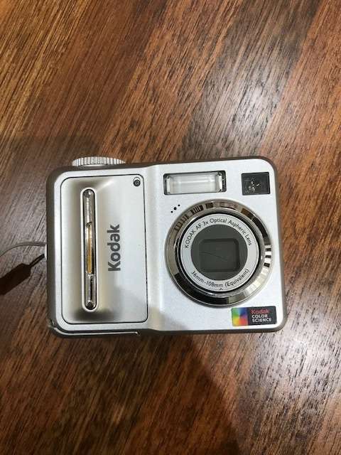 KODAK EASYSHARE C653 COMPACT DIGITAL CAMERA - TESTED and WORKING