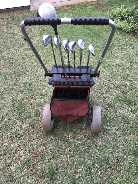 LADIES GOLF CLUB AND GOLF CART SET - 8 PIECE