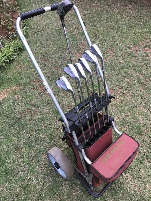 LADIES GOLF CLUB AND GOLF CART SET - 8 PIECE