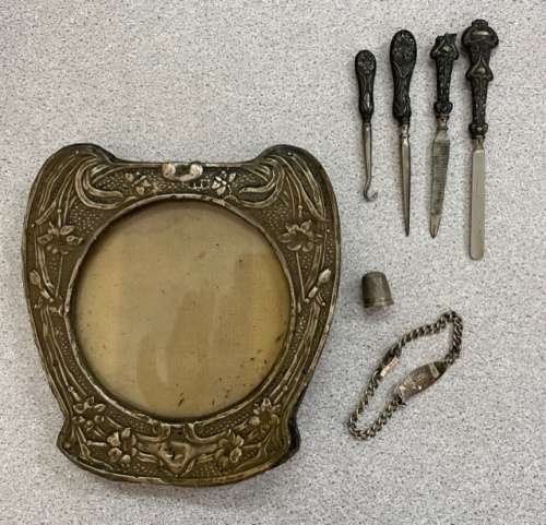 LOT OF HALLMARKED OLD SILVER ITEMS