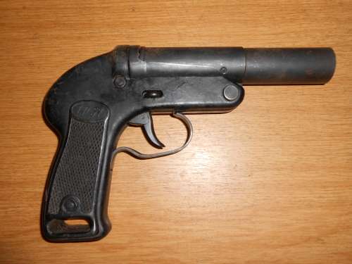 WW2 German flare gun LP57 with BUND leather holster