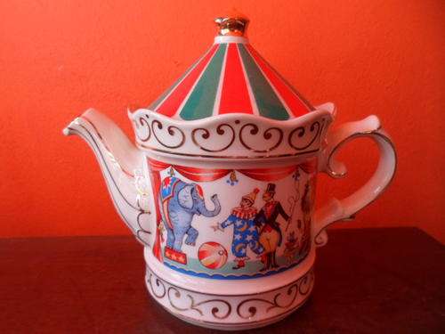 EDWARDIAN ENTERTAINMENTS TEA POT: CIRCUS