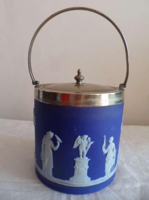 ATTRACTIVE DARK BLUE WEDGWOOD JASPERWARE BISCUIT BARREL