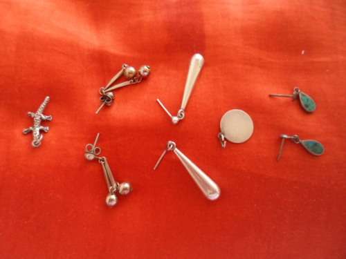 ASSORTED SILVER EARRINGS AND PENDANTS
