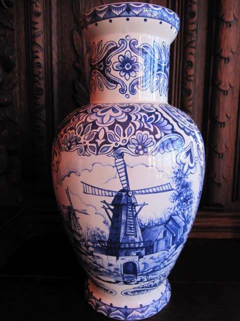 LARGE DELFT VASE
