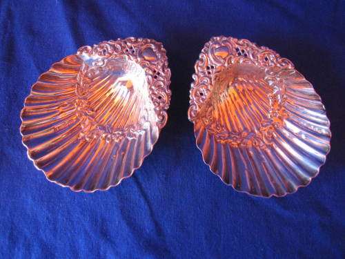 PAIR OF SILVER SHELL DISHES