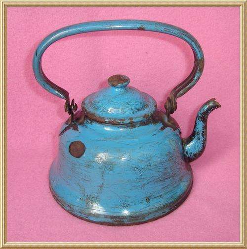 Vintage Enamel Blue Kettle from Blisful