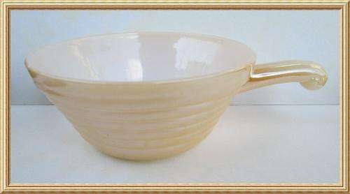 USA - Fine Kings Ware No 7 Oven Proof Pearlescent / Milk Glass Bowl from Blisful