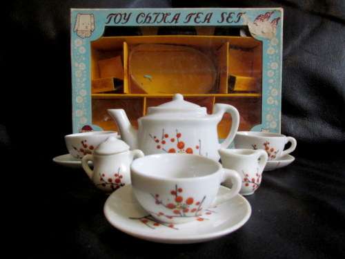 Vintage Boxed Japanese Childs 11p Tea Set from Blisful