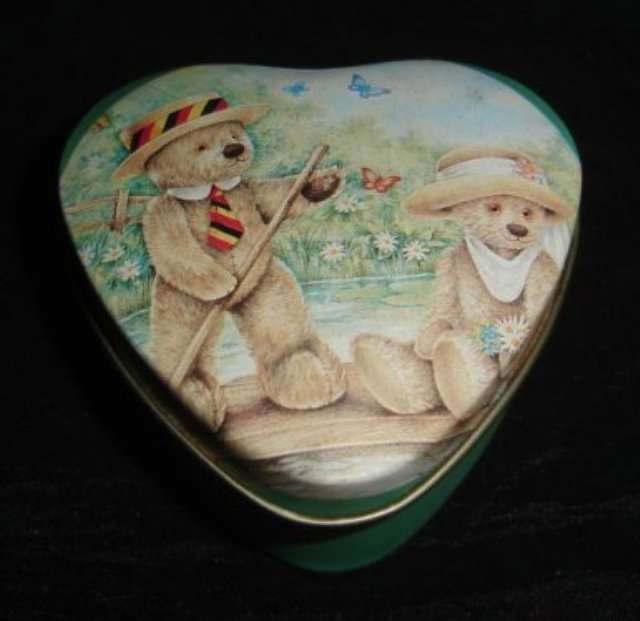 HEART SHAPE TIN from BLISFUL