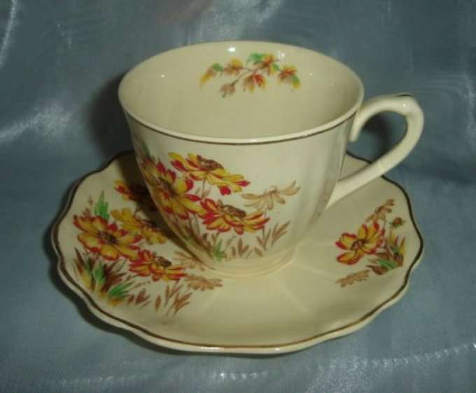 SET OF 6 - J & G MEAKIN SUNSHINE CUP & SAUCER  from BLISFUL
