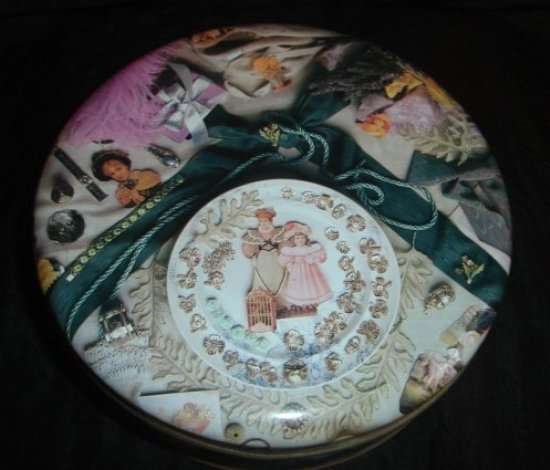 COLLECTABLE ROUND TIN from BLISFUL