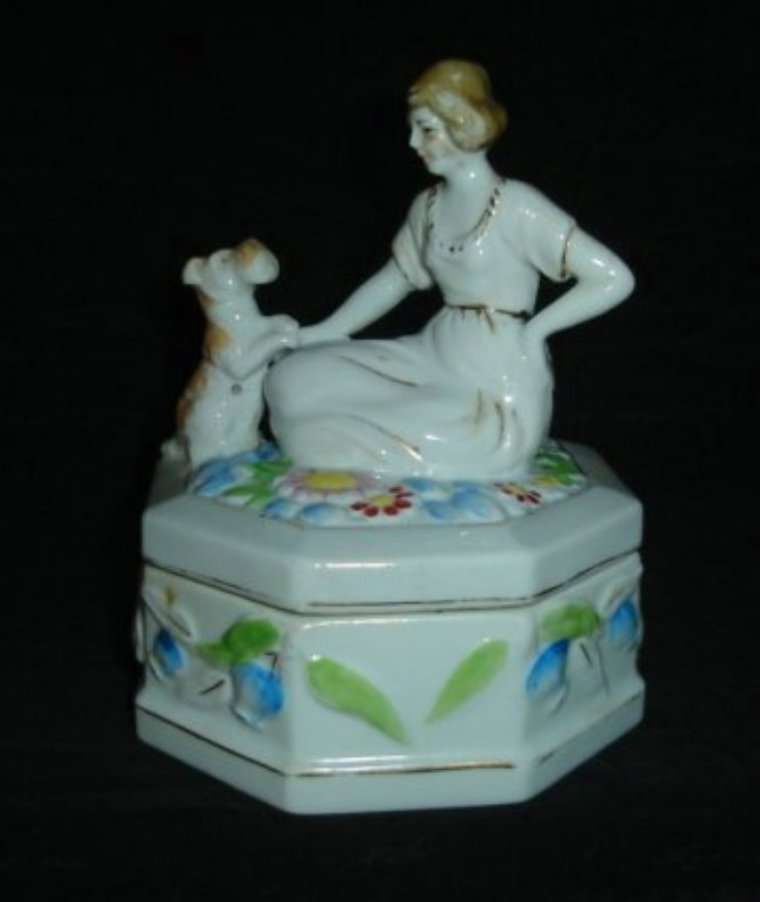 FIGURINE TRINKET HOLDER from BLISFUL