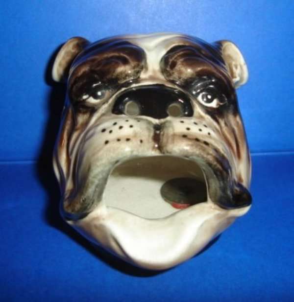 BULL DOG ASHTRAY from BLISFUL