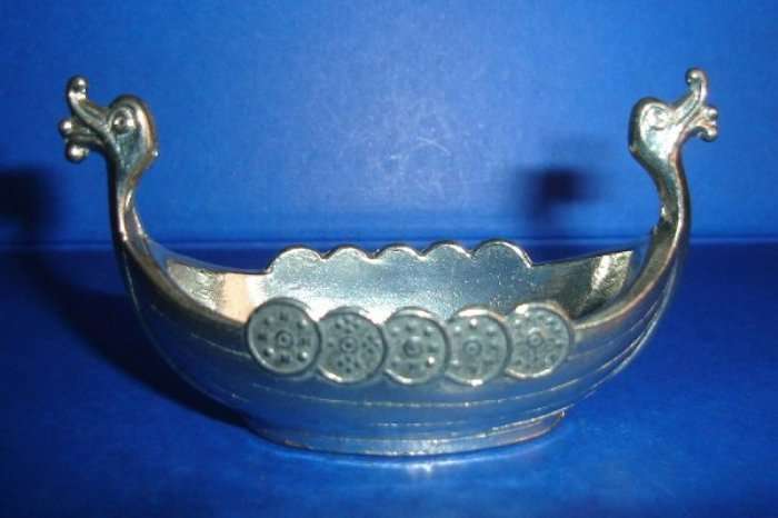VIKING HANDCAST TRB PEWTER BOAT from BLISFUL