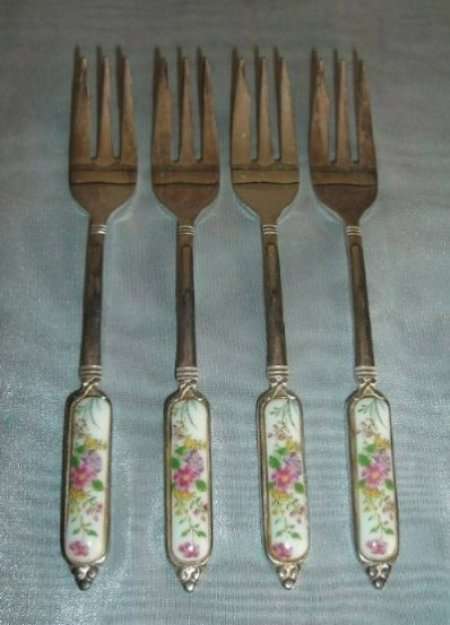 4 X JANAPESE FLORAL PICKLE FORKS from BLISFUL