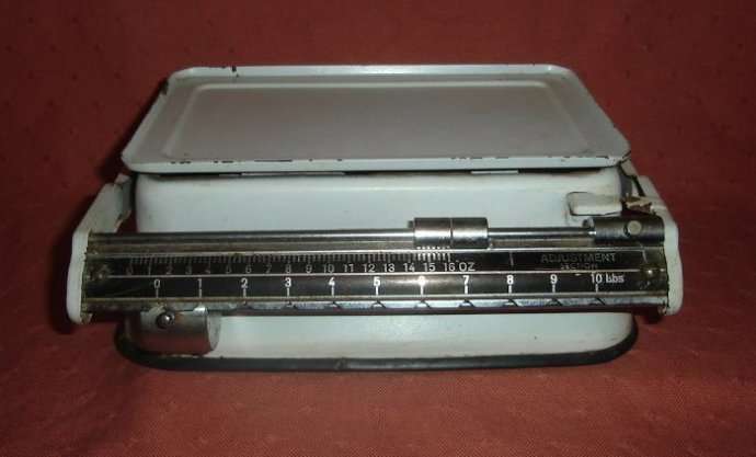 OLD ENAMEL SCALE 10Lbs / 16oz from BLISFUL