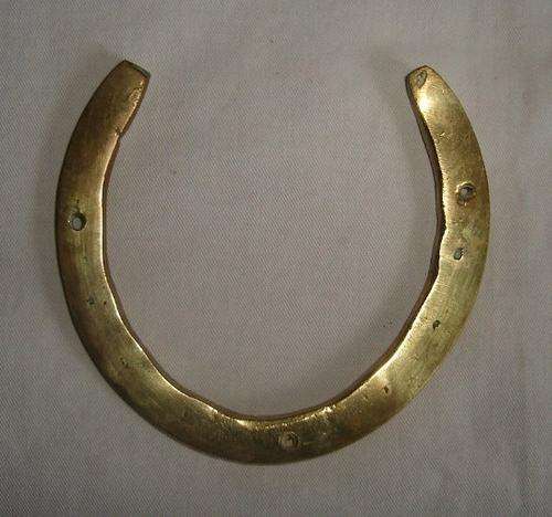 SOLIS BRASS HORSE SHOE from BLISFUL