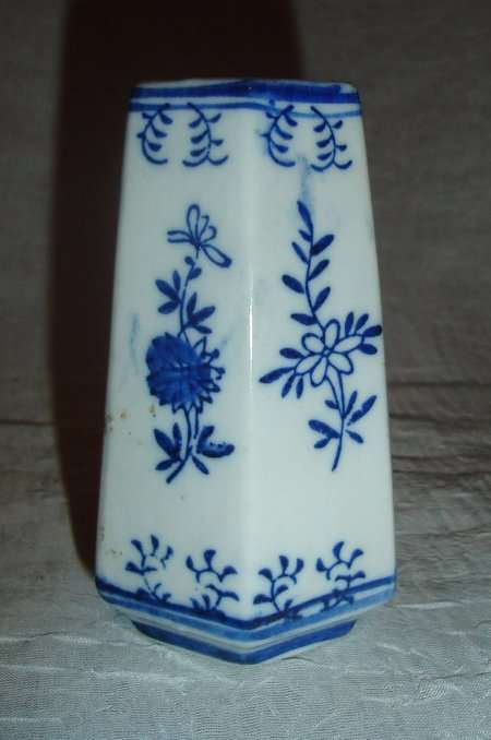 ORIENTAL HEXAGON VASE from BLISFUL