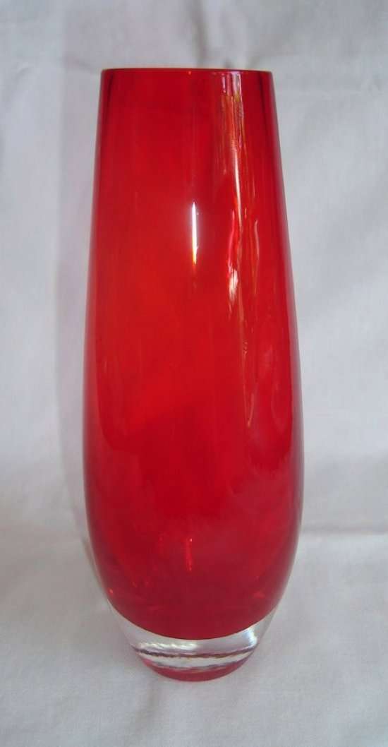 SOLID RED VASE from BLISFUL