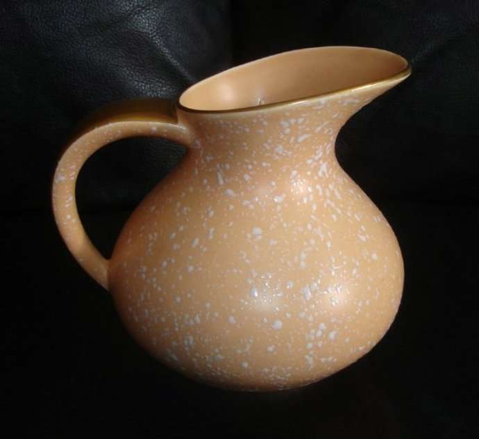 c1939 CROWN DEVON ART DECO JUG from BLISFUL