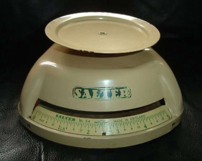 BRITISH SALTER ENAMEL SCALE No 54 from BLISFUL