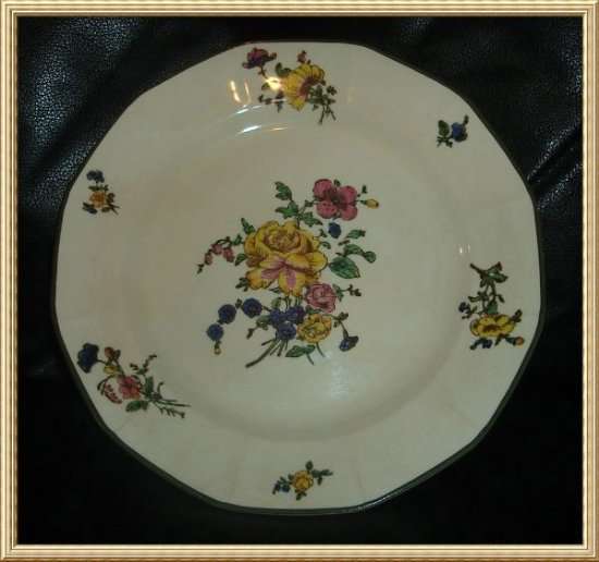 c1902 ROYAL DOULTON " OLD TRENTHAM SPRAYS " D4262 DINNER PLATE from BLISFUL