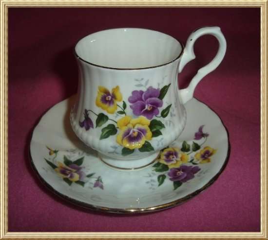ROYAL WINDSOR FINE BONE CHINA DUO from BLISFUL