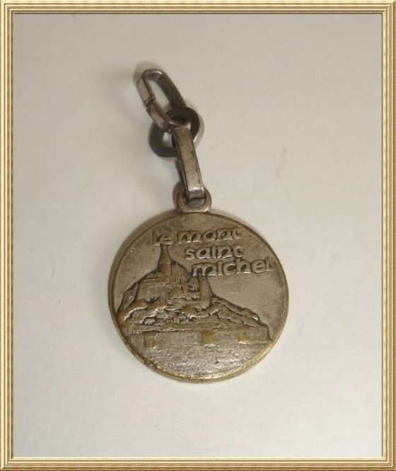 VINTAGE FRENCH METAL " LE MONT SAINT-MICHEL " PENDANT from BLISFUL