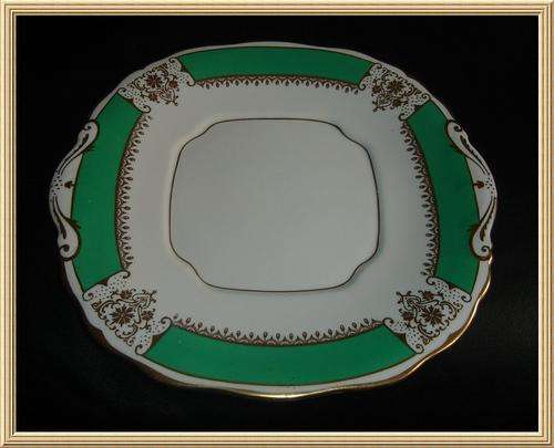 c1932 ENGLISH SALISBURY CHINA BRADLEYS FOOTED CAKE PLATE from BLISFUL