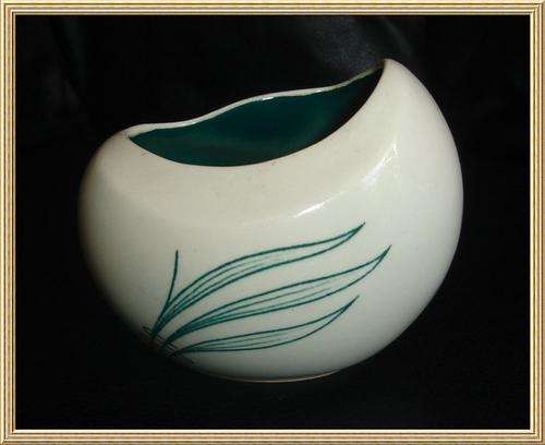 Australian Design Carlton Ware Leaf pattern Deco Sugar Bowl from Blisful