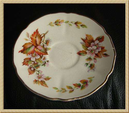 c1940 - 1948 Royal Doulton " Wilton " D6226 Cabinet Saucer from Blisful