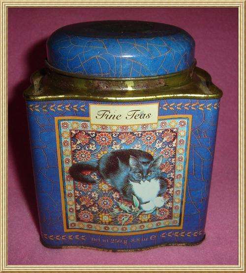 Chesterfields Fine Teas " OIvory Cats " Tea Tin with original Tea from Blisful