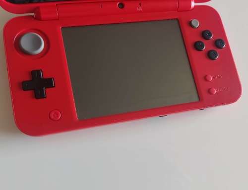 `New` Nintendo 2ds xl console Poké Ball Edition +box