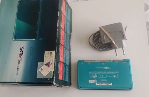 Nintendo 3ds console +box and original charger