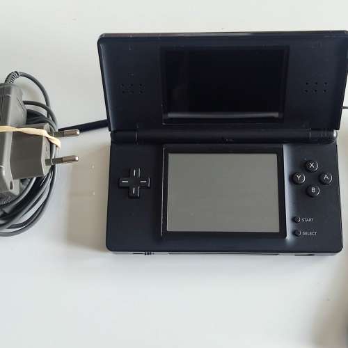 Nintendo Ds Lite console +original charger and stylus