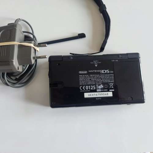 Nintendo Ds Lite console +original charger and stylus